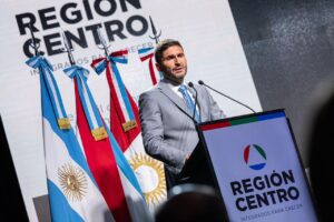 Maximiliano Pullaro asumió el martes 16 de abril de 2024 la presidencia Pro Témpore de la Región Centro