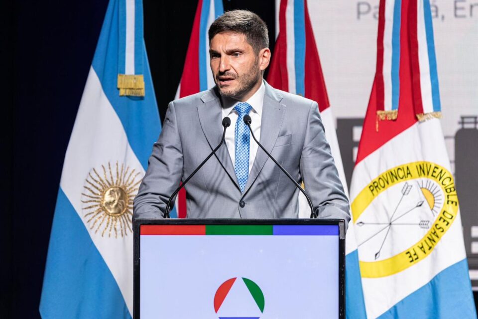 Maximiliano Pullaro asumió el martes 16 de abril de 2024 la presidencia Pro Témpore de la Región Centro